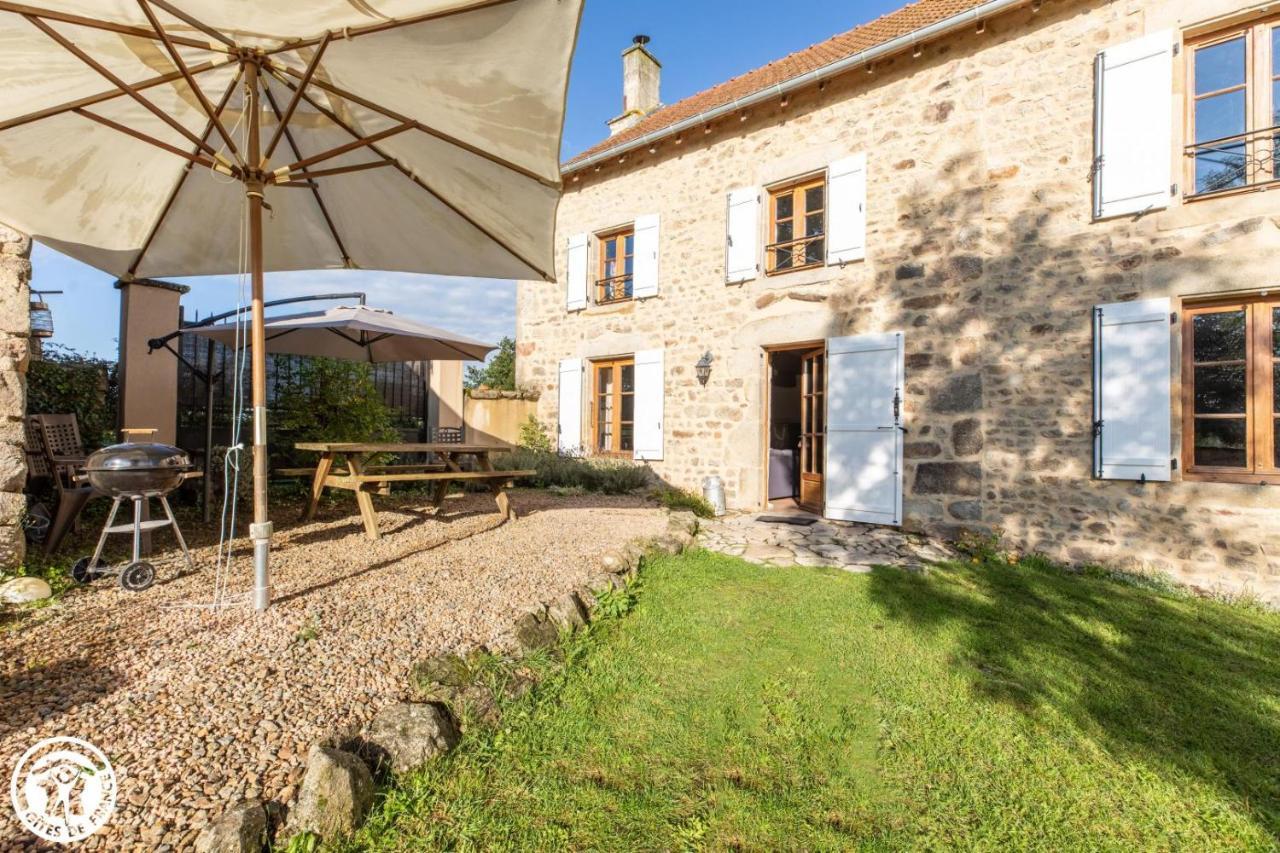Aux 2 Puys - Gite "Le Lemptegy" Saint-Priest-des-Champs Экстерьер фото