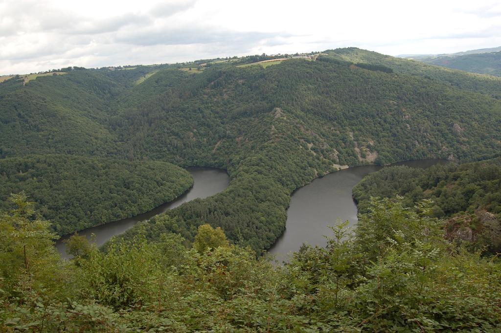 Aux 2 Puys - Gite "Le Lemptegy" Saint-Priest-des-Champs Экстерьер фото